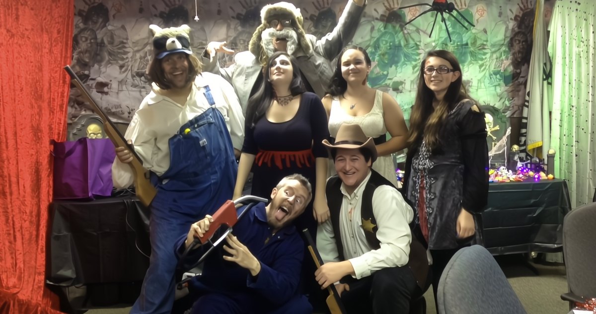 Zombie-themed murder mystery performance combines scares and humor in Sewell, NJ